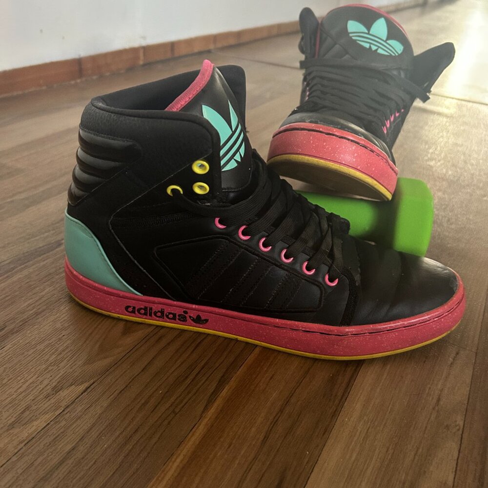 Old School Adidas Sneaks, Size 10 - Picture 2 of 3